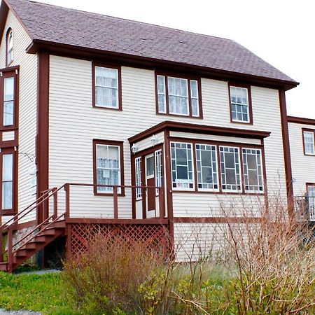 Отель Bishop White Manor Тринити Экстерьер фото