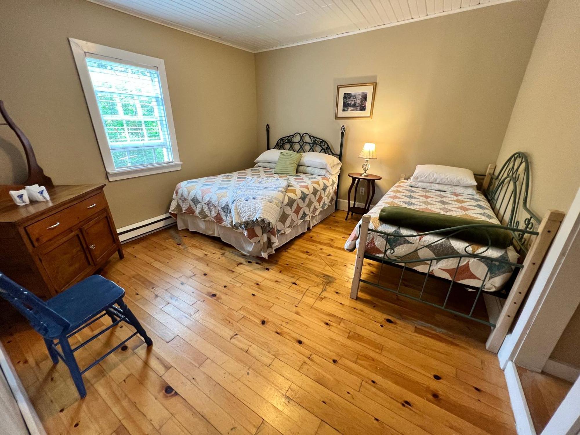Отель Bishop White Manor Тринити Экстерьер фото
