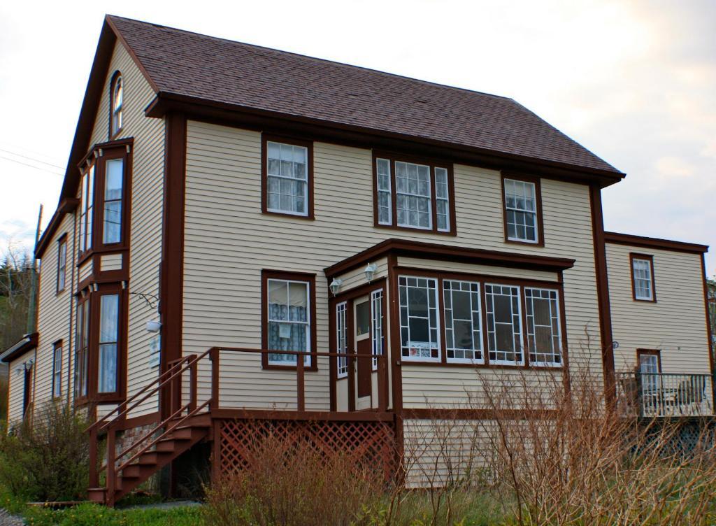 Отель Bishop White Manor Тринити Экстерьер фото